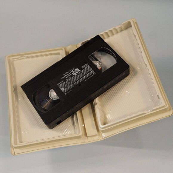 Tom and Huck VHS 1996 Clamshell Walt Disney Movie Jonathan Taylor Thomas - Picture 5 of 5